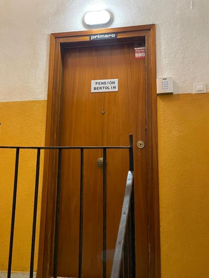 Pension Bertolin برشلونة المظهر الخارجي الصورة